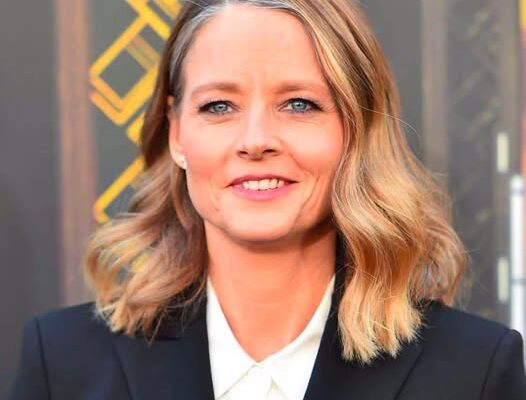 “With grey hair and overweight!”: Iconic Hollywood film star Jodie Foster appeared with unkempt look
