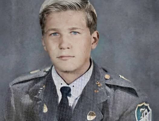 From 9th-Grader to Hollywood Legend: See the Future Oscar Winner’s Rare Early Photo!