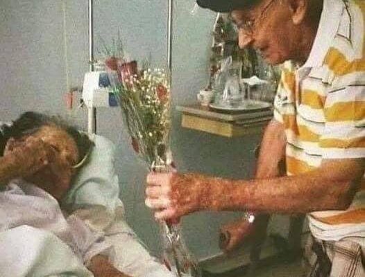 An 80-year-old man insists on bringing his wife breakfast every morning in the nursing home. When asked “Why is his wife in a nursing home?” His reply shocked everyone. Check comments