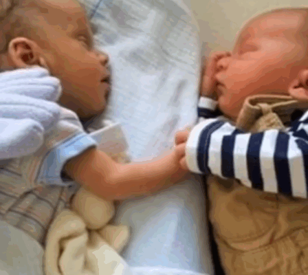 Mom from Argentina gives birth to rare albino twins with snow-white hair